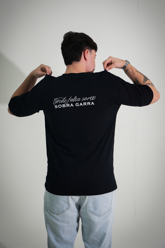 Camiseta Oversized Preta Lisatt x Pereira